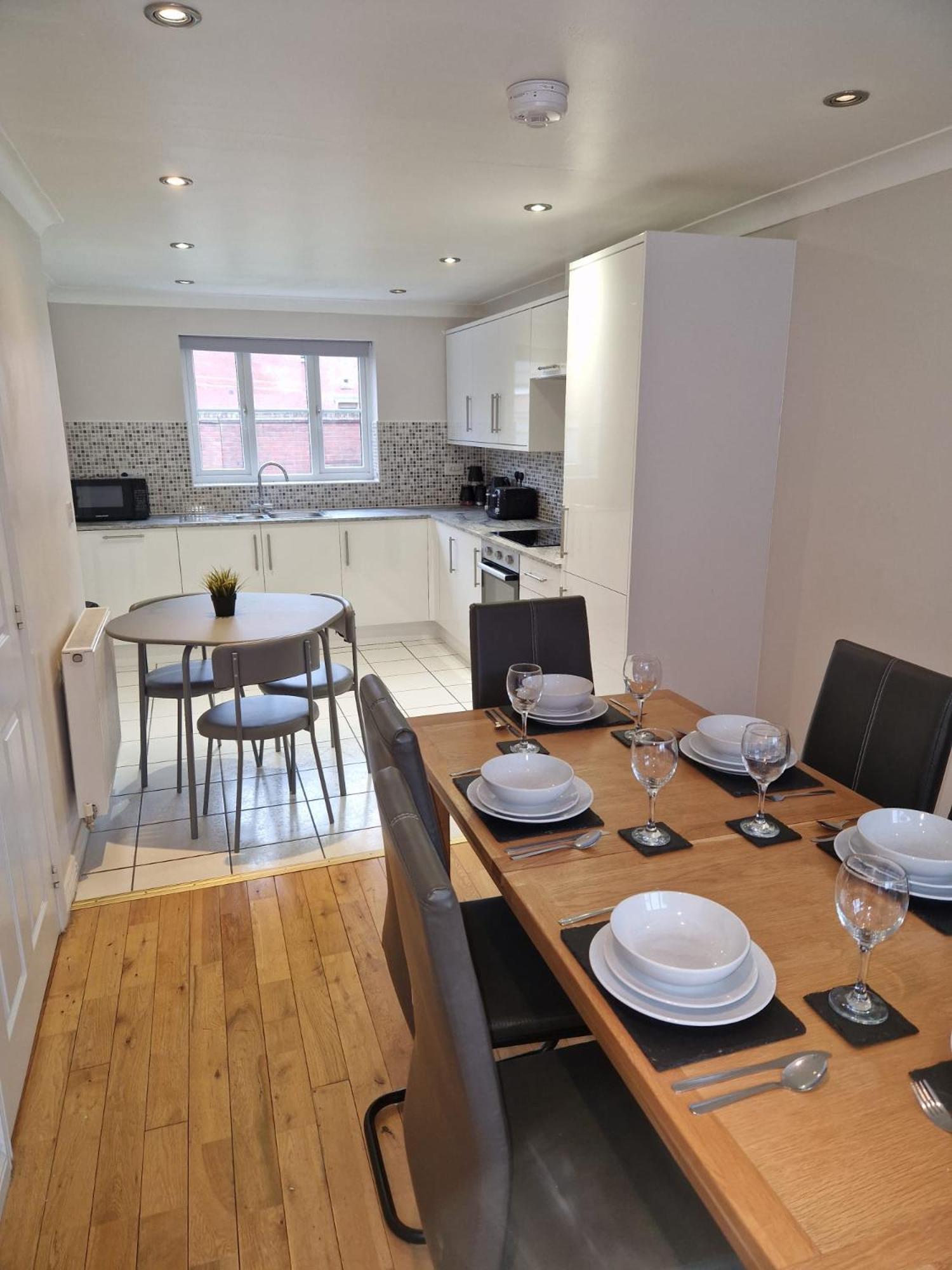 Hereford - Finch House - Modern 4 Bedroom House Located In South Hereford, Dog Friendly With Nearby Countryside, Pool Table, Sleeps Up To 10 Guests - Hosted By Rentmyhouse Buitenkant foto