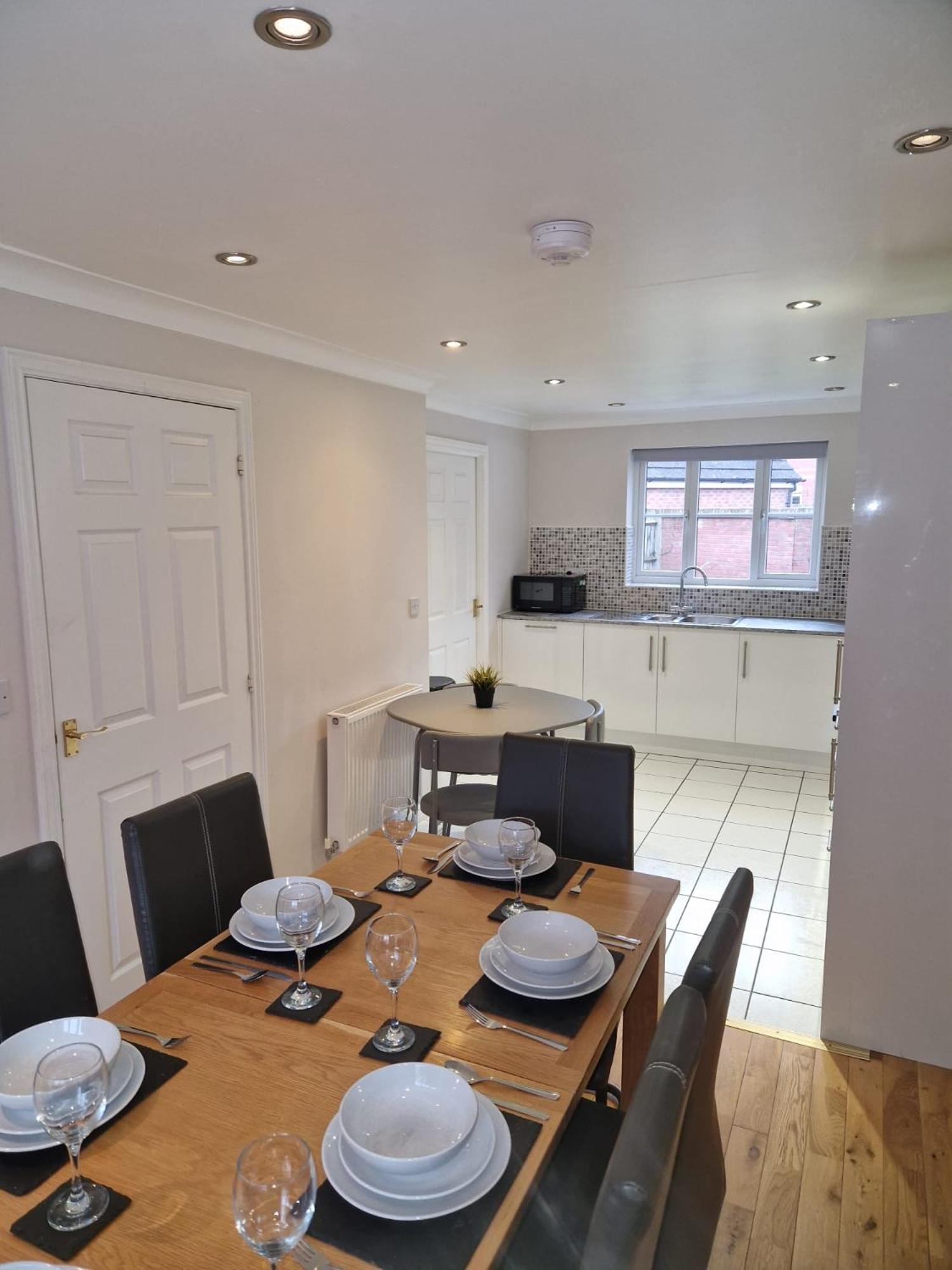 Hereford - Finch House - Modern 4 Bedroom House Located In South Hereford, Dog Friendly With Nearby Countryside, Pool Table, Sleeps Up To 10 Guests - Hosted By Rentmyhouse Buitenkant foto