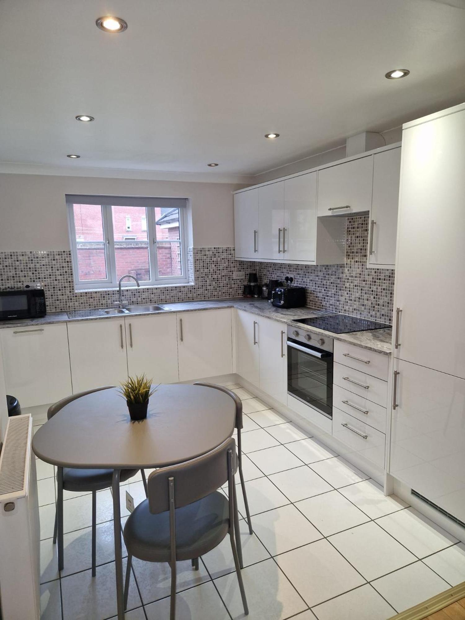 Hereford - Finch House - Modern 4 Bedroom House Located In South Hereford, Dog Friendly With Nearby Countryside, Pool Table, Sleeps Up To 10 Guests - Hosted By Rentmyhouse Buitenkant foto